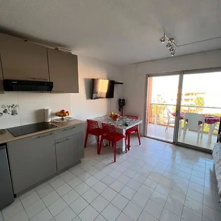 Bord De Apartment