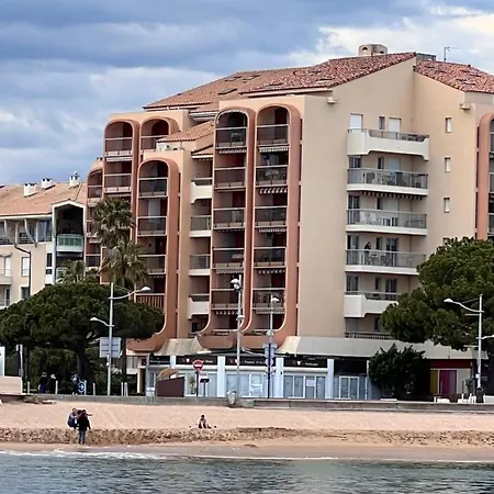Bord De Apartment