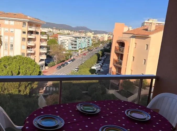 Bord De Apartment